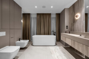 Luksusowa łazienka premium z kamieniem naturalnym i lakierowaną zabudową.