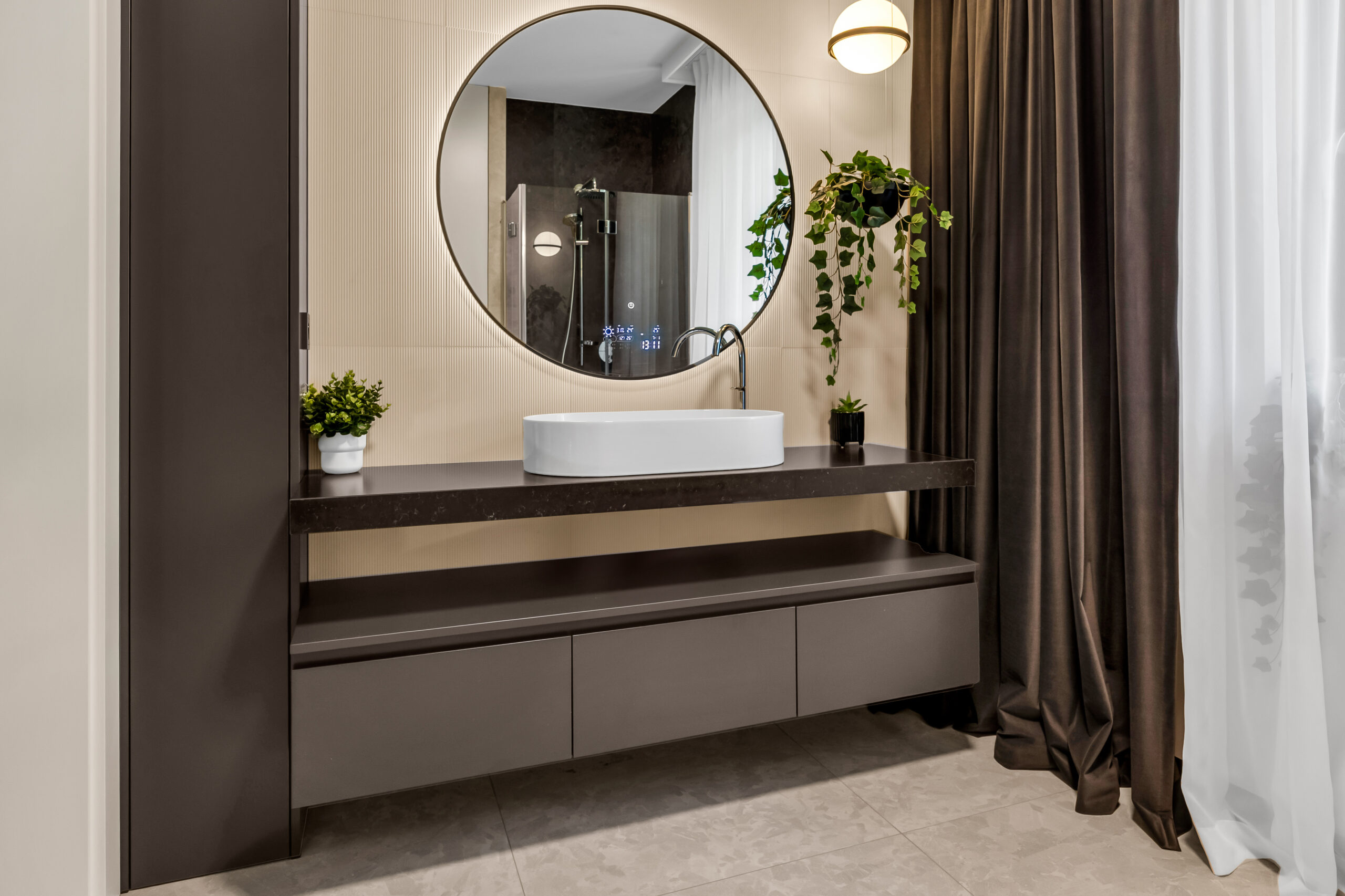 Nowoczesna szafka umywalkowa lakierowana wykonana na wymiar